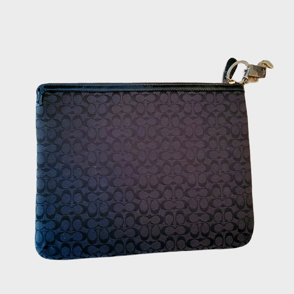 Coach iPad zip cover. - Picture 2 of 2